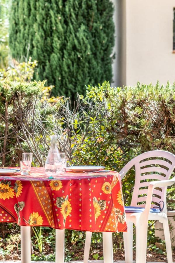 Appartement Cosy Studio Just A Stone'S Throw From The Beach à Sainte-Maxime Extérieur photo