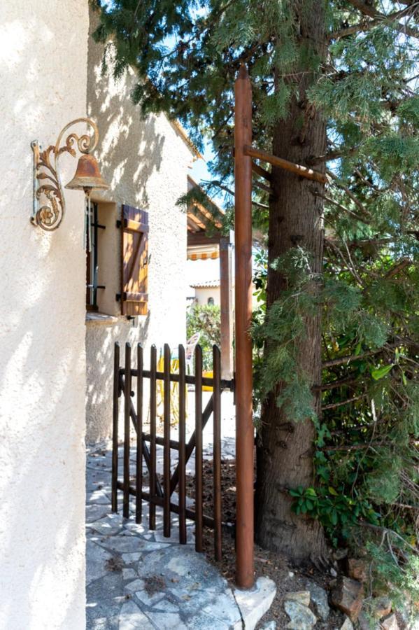 Appartement Cosy Studio Just A Stone'S Throw From The Beach à Sainte-Maxime Extérieur photo