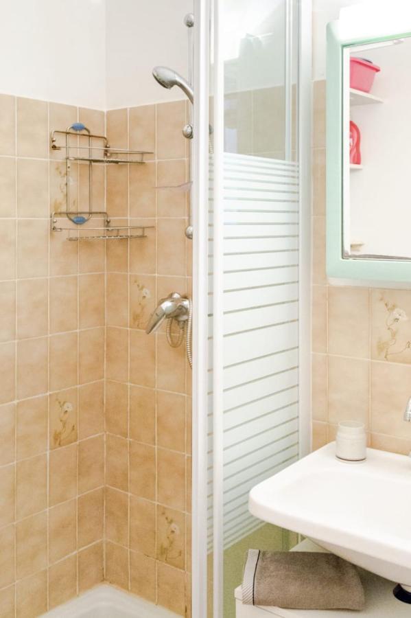 Appartement Cosy Studio Just A Stone'S Throw From The Beach à Sainte-Maxime Extérieur photo
