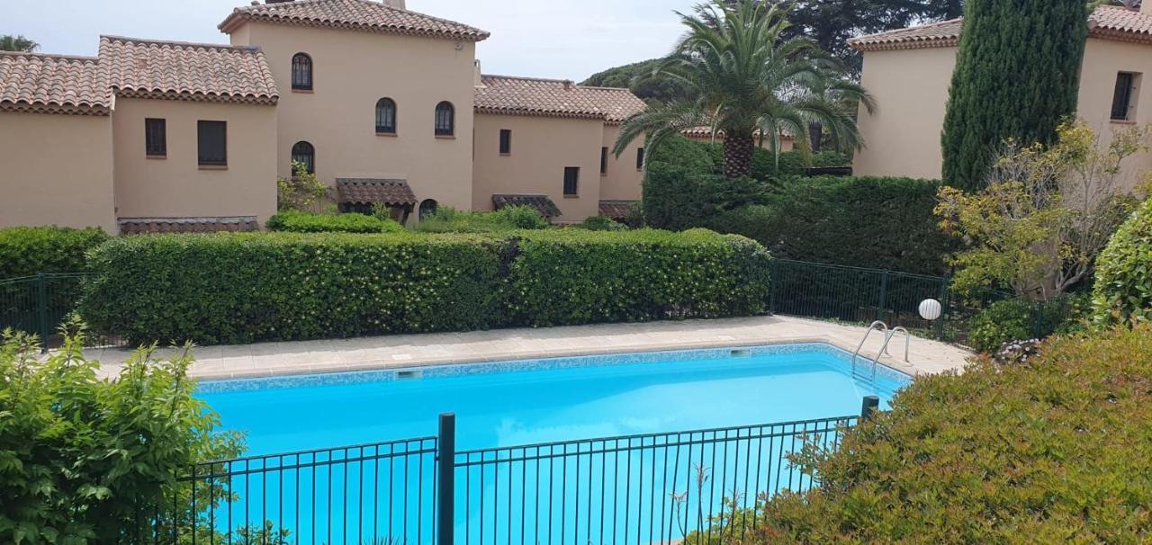 Appartement Cosy Studio Just A Stone'S Throw From The Beach à Sainte-Maxime Extérieur photo